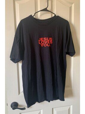 Jesus Loves You Black Short-Sleeve Graphic T-Shirt Red Text Unisex Casual Wear